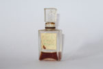 Photo © Les-parfums.info le site Blatt Anny - N°1 - Bouchon en verre siglé Ab emeri hauteur 6 cm Photo © Les-parfums.info le site Blatt Anny - N°1 - Bouchon en verre siglé Ab emeri hauteur 6 cm