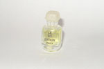 Photo © Les-parfums.info le site Givenchy - Le De - 2 ml sérigraphier Photo © Les-parfums.info le site Givenchy - Le De - 2 ml sérigraphier