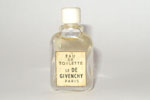 Photo © Les-parfums.info le site Givenchy - Le De - Etiquette blanche Photo © Les-parfums.info le site Givenchy - Le De - Etiquette blanche
