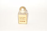 Photo © Les-parfums.info le site Lelong - Passionnement - Boucon perle hauteur 3 cm Photo © Les-parfums.info le site Lelong - Passionnement - Boucon perle hauteur 3 cm