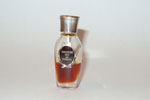 Photo © Les-parfums.info le site Corday - Toujours Moi - bouchon plastique hauteur 4.4 cm Photo © Les-parfums.info le site Corday - Toujours Moi - bouchon plastique hauteur 4.4 cm