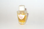Photo © Les-parfums.info le site Corday - Lilas - Bouteille conique hauteur 3.7 cm Photo © Les-parfums.info le site Corday - Lilas - Bouteille conique hauteur 3.7 cm