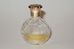 Photo © Les-parfums.info le site Molyneux - Fete - Bouchon doré eau de toilette Hauteur 4.2 cm Photo © Les-parfums.info le site Molyneux - Fete - Bouchon doré eau de toilette Hauteur 4.2 cm