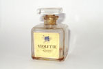 Photo © Les-parfums.info le site Dana - Violette - Flacon carré bouchon emeri hauteur 5.5 cm Photo © Les-parfums.info le site Dana - Violette - Flacon carré bouchon emeri hauteur 5.5 cm
