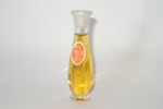Photo © Les-parfums.info le site Dana - Symbole - 90 ° hauteur 7.5 cm Photo © Les-parfums.info le site Dana - Symbole - 90 ° hauteur 7.5 cm