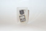 Photo © Les-parfums.info le site Balenciaga - Fleeting Moment - 1/28 fl oz boite plastique Hauteur 3 cm Photo © Les-parfums.info le site Balenciaga - Fleeting Moment - 1/28 fl oz boite plastique Hauteur 3 cm