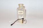 Photo © Les-parfums.info le site Chanel - N° 5 - Testeur Hauteur 6 cm Photo © Les-parfums.info le site Chanel - N° 5 - Testeur Hauteur 6 cm