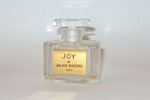 Photo © Les-parfums.info le site Patou - Joy - Flacon e cristal bouchon en verre Hauteur 4.9 cm Photo © Les-parfums.info le site Patou - Joy - Flacon e cristal bouchon en verre Hauteur 4.9 cm