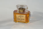 Photo © Les-parfums.info le site Patou - Joy - Factice du parfum Hauteur 7.9 cm Photo © Les-parfums.info le site Patou - Joy - Factice du parfum Hauteur 7.9 cm