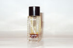 Photo © Les-parfums.info le site Saint Laurent Yves - Rive Gauche - Parfum 1/8 Fl oz USA Bouchon bakelite Hauteur 4.8 cm Photo © Les-parfums.info le site Saint Laurent Yves - Rive Gauche - Parfum 1/8 Fl oz USA Bouchon bakelite Hauteur 4.8 cm