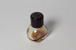 Photo © Les-parfums.info le site Lanvin - Crescendo - boule tronqué 1 ml vide Photo © Les-parfums.info le site Lanvin - Crescendo - boule tronqué 1 ml vide