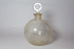 Photo © Les-parfums.info le site Worth - Je Reviens - Boule hauteur 10.5 cm environ bouchon émeri Photo © Les-parfums.info le site Worth - Je Reviens - Boule hauteur 10.5 cm environ bouchon émeri
