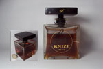 Photo © Les-parfums.info le site Knize - Lady Knize - Flacon du parfum en cristal flacon et bouchon numéroté 92 Bouchon émeri hauteur 9.2 cm Photo © Les-parfums.info le site Knize - Lady Knize - Flacon du parfum en cristal flacon et bouchon numéroté 92 Bouchon émeri hauteur 9.2 cm
