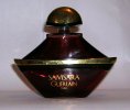 Photo&nbsp;&copy;&nbsp;Les-parfums.info le site Guerlain - Samsara - Flacon du parfum hauteur 8.6 cm capacité a definir