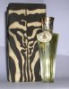 Photo © Les-parfums.info le site Guerlain - Vol de Nuit - Flacon de sac Etiquette Chevaux de Marly 