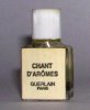 Photo © Les-parfums.info le site Guerlain - Chant D'Arômes - Bouchon Blanc étiquette sérigraphié
