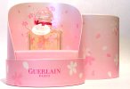 Photo&nbsp;&copy;&nbsp;Les-parfums.info le site Guerlain - Cherry Blossom - Flacon du parfum bouchon quadrilobé  en verre 7.5 ml