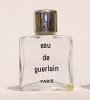 Photo © Les-parfums.info le site Guerlain - Eau de Guerlain - Bouchon doré 4 ml mod 1978