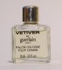 Photo © Les-parfums.info le site Guerlain - Vetiver - Bouchon doré 4 ml eau de cologne mod 1982