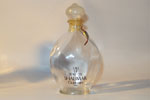 Photo © Les-parfums.info le site Guerlain - L'Heure Bleue -  Flacon Goutte bouchon en patte de verre étanchéité plastique 100 ml