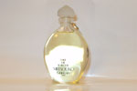 Photo © Les-parfums.info le site Guerlain - Mitsouko - Flacon Goutte bouchon en patte de verre étanchéité plastique 50 ml