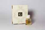Photo © Les-parfums.info le site Guerlain - Chamade - Bouchon Blanc clippé