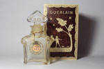Photo&nbsp;&copy;&nbsp;Les-parfums.info le site Guerlain - L'Heure Bleue - Flacon du parfum 120 ml hauteur 13.5 cm bouchon émeri en cristal de Bacarat signé