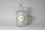 Photo © Les-parfums.info le site Guerlain - Violette à deux sous - Flacon Louis XVI Hauteur 10,4 cm Bouchon émeri