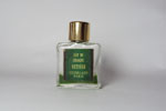 Photo © Les-parfums.info le site Guerlain - Vetiver - bouchon doré 1965 hauteur 3.8 cm