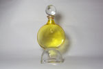 Photo © Les-parfums.info le site Guerlain - Nahéma - Flacon du parfum Factice en verre coloré 1978 hauteur 16.5 cm