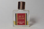 Photo © Les-parfums.info le site Guerlain - Eau de cologne - bouchon carré Hauteur 4.1 cm 