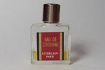 Photo&nbsp;&copy;&nbsp;Les-parfums.info le site Guerlain - Eau de cologne - bouchon carré Hauteur 4.1 cm 
