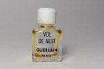 Photo © Les-parfums.info le site Guerlain - Vol de Nuit - Bouchon Blanc 1 ml 1 er modèle