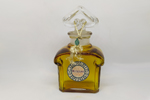 Photo © Les-parfums.info le site Guerlain - Mitsouko - Flacon du parfum en cristal de Baccarat Factice teinté a l’intérieur hauteur 12.8 cm bouchon émerisé 