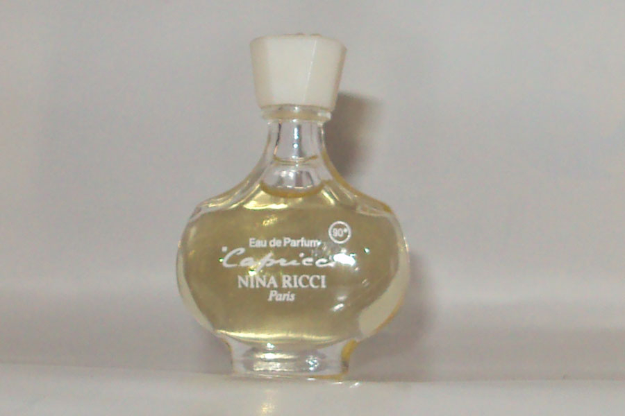 Miniature Capricci de Ricci Nina Bouchon siglé NR hauteur 4.8 cm 