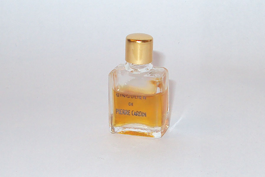Miniature Singulier de Cardin Pierre Hauteur  3.4 cm 