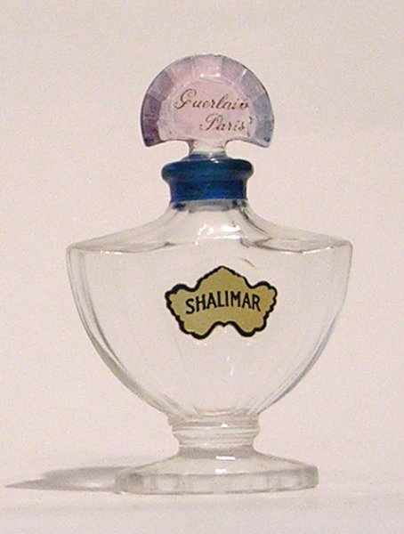 Flacon Shalimar de Guerlain Flacon Chauve Souris  Ht 7.8 cm pied étroit Parfum 7.5 ml 