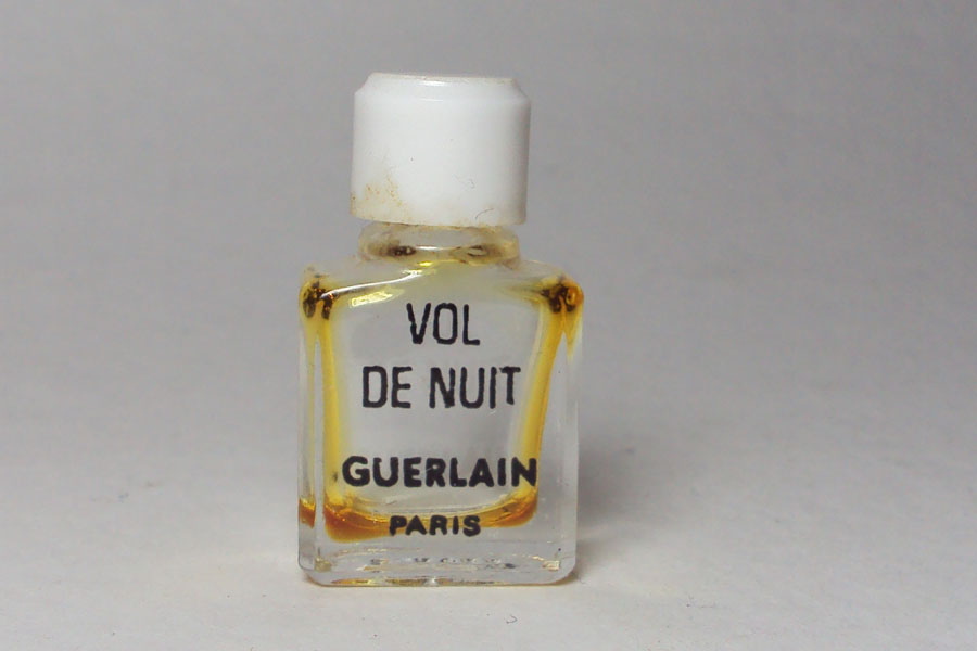 Photo&nbsp;&copy;&nbsp;Vol de Nuit - Bouchon Blanc 1 ml 1 er modèle