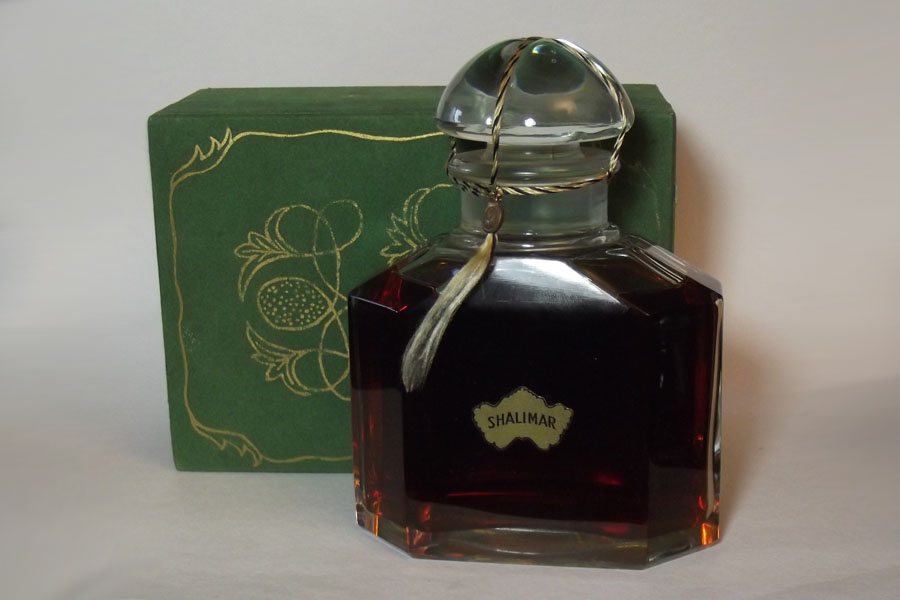 Miniature Shalimar de Guerlain Flacon du parfum bouchon quadrilobé 250 ml bouchon émeri ht 13.8 cm 