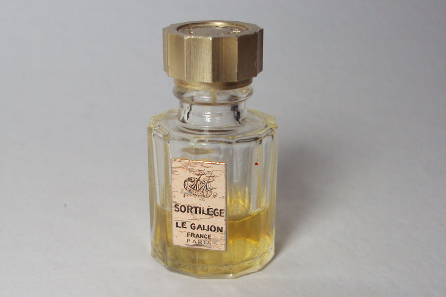 Miniature Sortilège de Le Galion Hauteur 3.7 cm presque vide bouchon métal 