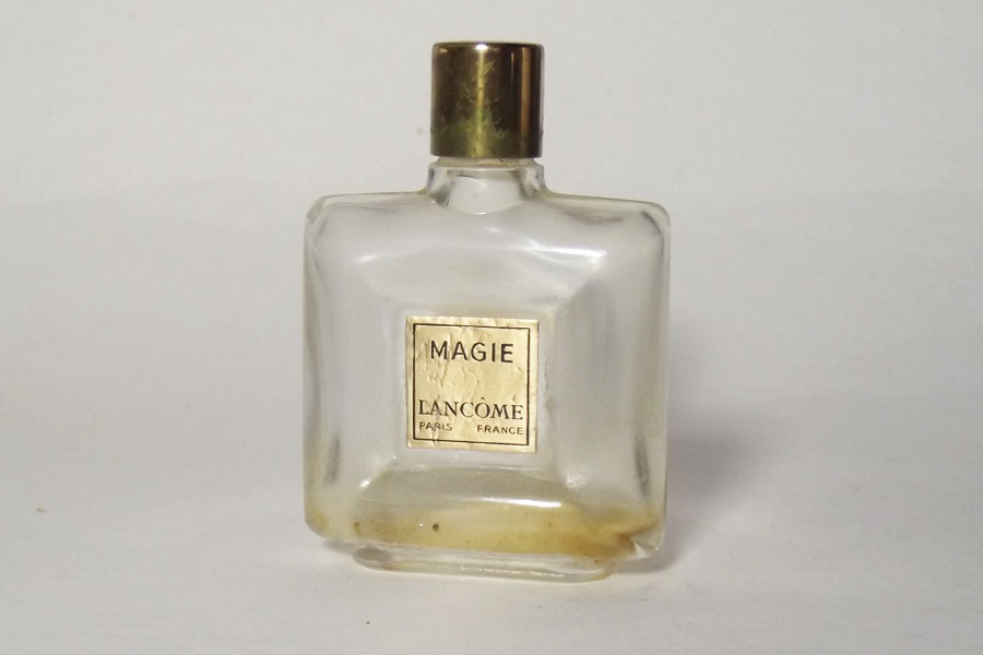 Photo&nbsp;&copy;&nbsp;Magie - Hauteur 5.7 cm étiquette des 2 cotés