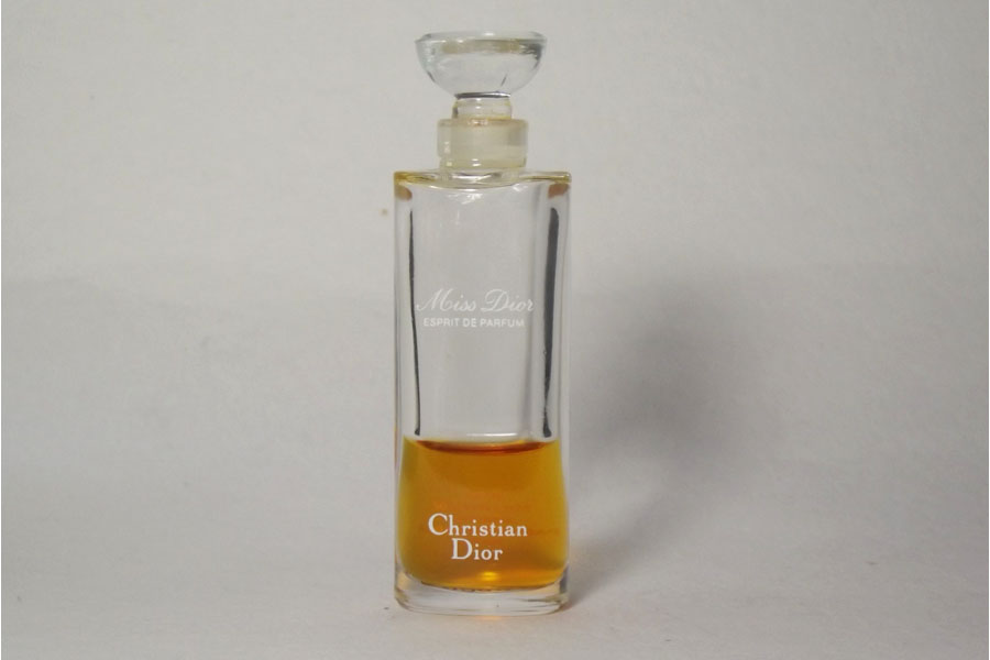 Photo&nbsp;&copy;&nbsp;Miss Dior - Flacon pour L'esprit de parfum Hauteur 7.5 cm